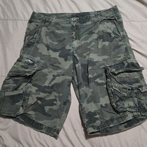 Structure Green Camouflage Cargo Shorts